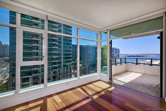 1205 Pacific Hwy, San Diego CA: https://media.crmls.org/mediaz/0f0a517c-2eb1-4873-a6b1-5176d7cb12b3.jpg