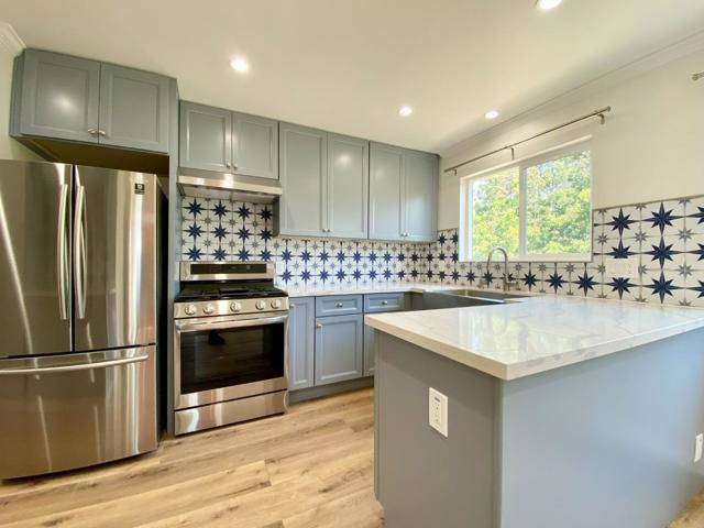 1076 Grand Avenue, South San Francisco CA: https://media.crmls.org/mediaz/0f0a520f-0344-4e55-8e44-af5382be7583.jpg