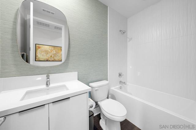 13722 Canyon Loop Trl, San Diego CA: https://media.crmls.org/mediaz/0f0aa503-1aa5-45a9-bcb2-d1c0b2326e9f.jpg