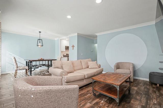 Detail Gallery Image 10 of 39 For 14141 Dickens St #111,  Sherman Oaks,  CA 91423 - 2 Beds | 2 Baths