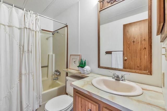 199 Leisure Drive, Morgan Hill CA: https://media.crmls.org/mediaz/0f0b06da-3694-4e26-b4d5-bc72377da649.jpg