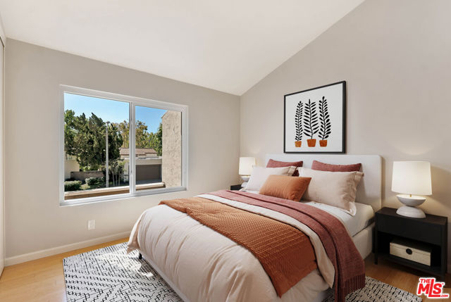 603 Racquet Club Lane, Thousand Oaks CA: https://media.crmls.org/mediaz/0f0b367b-db79-4a68-943e-e1019497c7b3.jpg