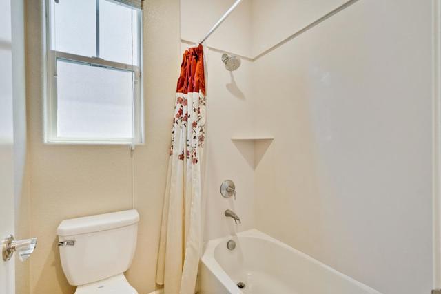 867 Maple Place, East Palo Alto CA: https://media.crmls.org/mediaz/0f0b3aa9-fee9-49ac-b673-ce639d86ecf6.jpg