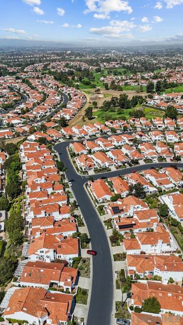 4946 Kalamis Way, Oceanside CA: https://media.crmls.org/mediaz/0f0c586d-92ea-407d-a50e-7f3f174b238a.jpg