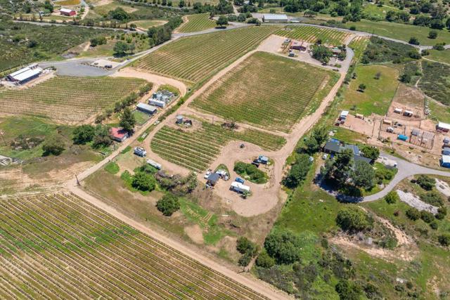 25260 E Old Julian Hwy, Ramona CA: https://media.crmls.org/mediaz/0f0d0d34-78ae-4303-a389-572d18555449.jpg