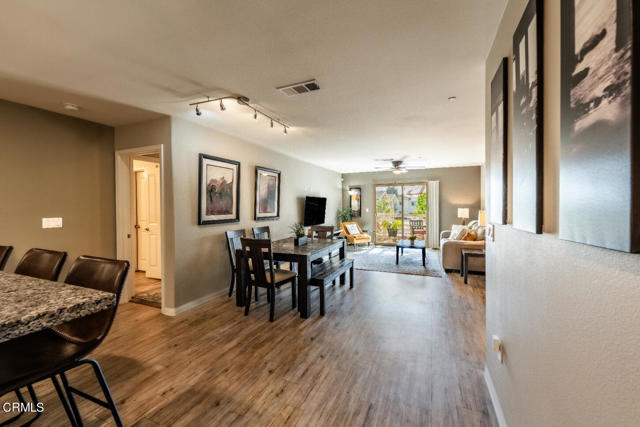 Detail Gallery Image 5 of 32 For 11133 Snapdragon St #101,  Ventura,  CA 93004 - 3 Beds | 2 Baths