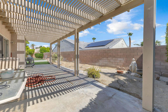 Image 30 of 38 For 68138 Seville Court
