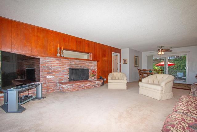 1143 Portola Street, Vista CA: https://media.crmls.org/mediaz/0f0d9e46-9c36-4648-9575-cf93fe33363f.jpg
