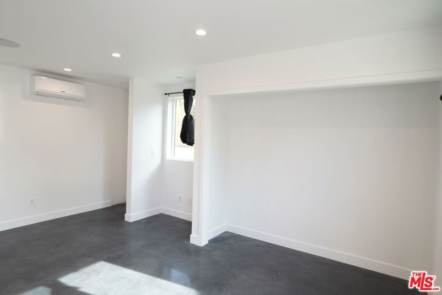 8830 Moonbeam Street, Panorama City CA: https://media.crmls.org/mediaz/0f0dcde2-c6df-488f-8b5d-30b64f48f3c0.jpg