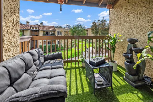 2910 Alta View Dr, San Diego CA: https://media.crmls.org/mediaz/0f0e93f0-704e-4aed-a6a7-b55630d34ac8.jpg