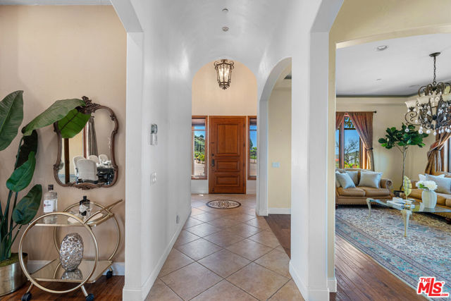 10825 Pacific View Drive photo 5