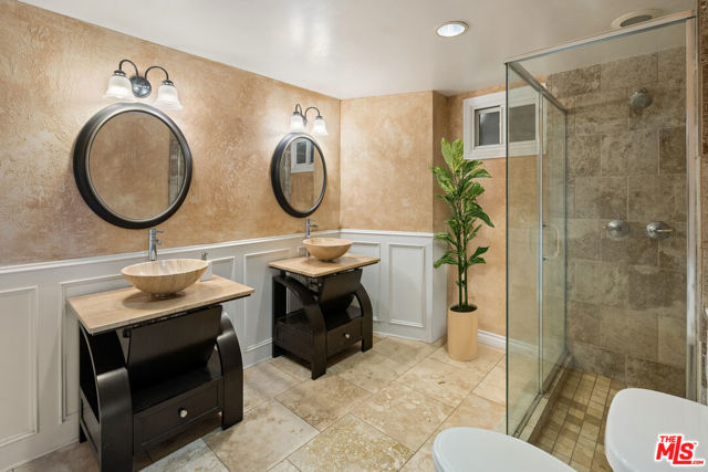 1018 N Tigertail Road, Los Angeles CA: https://media.crmls.org/mediaz/0f0f2430-2ba4-48c4-a4e1-de6fa2703d2b.jpg