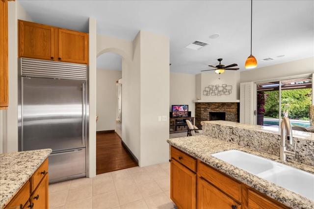 58 Payson Circle, Palm Desert CA: https://media.crmls.org/mediaz/0f103800-1d77-4c08-9a54-30a8d62c4d8e.jpg