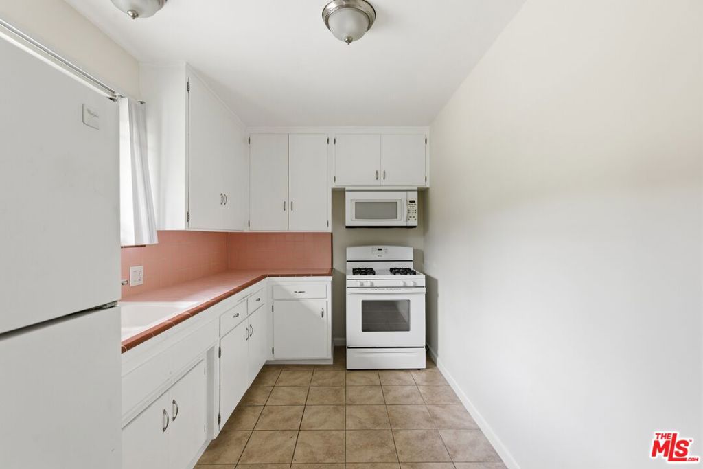 1361 Yosemite Drive #3