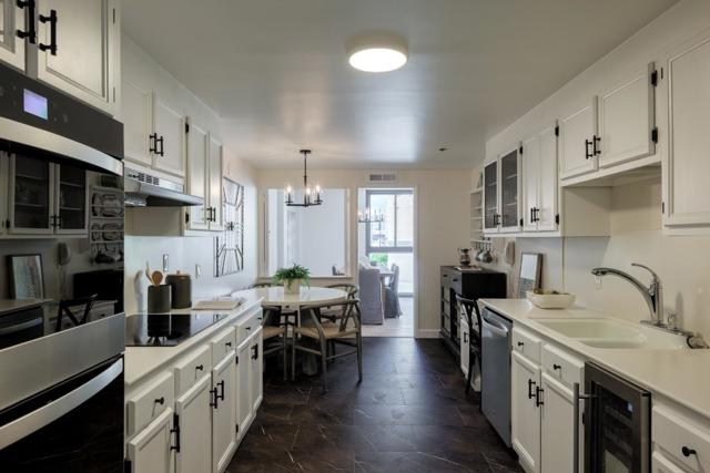 110 Park Road, Burlingame CA: https://media.crmls.org/mediaz/0f1157e7-b682-4488-8f75-877beec1b4fc.jpg