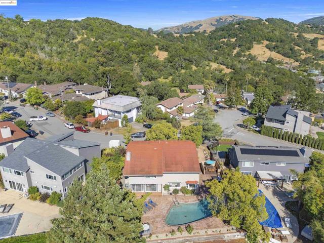 1051 Lea Drive, San Rafael CA: https://media.crmls.org/mediaz/0f12ac71-6973-44d8-acfd-e26307e7379d.jpg
