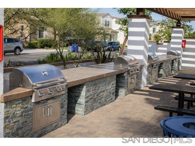 751 Merit Dr, San Marcos CA: https://media.crmls.org/mediaz/0f13eaf7-05b3-4d1e-8b64-bde7ab4451fb.jpg