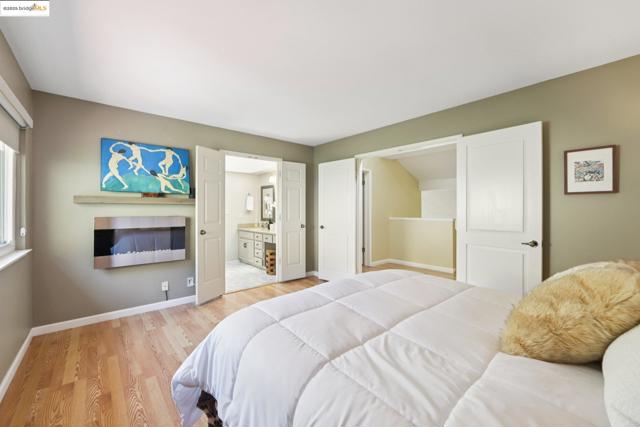 2353 Benham Ct, Walnut Creek CA: https://media.crmls.org/mediaz/0f13fc59-238a-40f2-9551-f017b3abe7fc.jpg