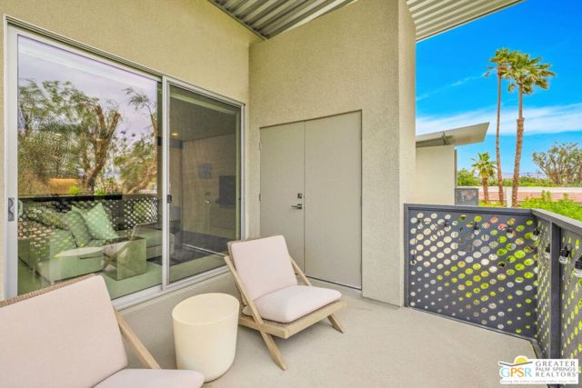 173 The riv, Palm Springs CA: https://media.crmls.org/mediaz/0f13ff42-df53-4fce-8699-213c03a87f9e.jpg