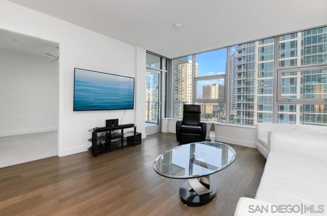 1388 Kettner Blvd, San Diego CA: https://media.crmls.org/mediaz/0f1408fa-f242-4f07-aa50-090b86f6525c.jpg