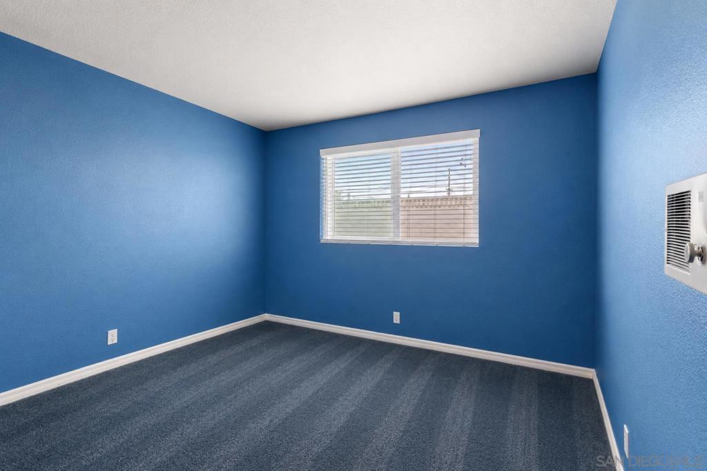https://media.crmls.org/mediaz/0f156e50-ccd0-43c9-905b-9563fcaf8ce1.jpg?preset=X-Large