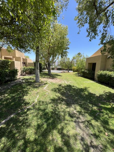 26 Mission Court, Rancho Mirage CA: https://media.crmls.org/mediaz/0f160475-afb6-447d-955d-3d2b087b999b.jpg