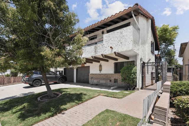 4373 35th St, San Diego CA: https://media.crmls.org/mediaz/0f1687ba-7da5-48c0-8f66-f51a4e8cf57d.jpg