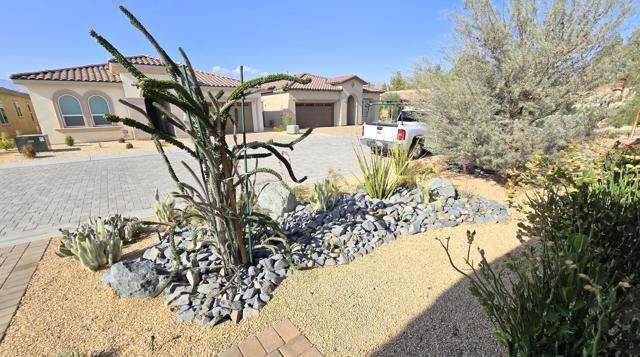 3426 Via Leonardo, Palm Desert CA: https://media.crmls.org/mediaz/0f1828ba-be1f-4e7c-8e1a-9cb613636dff.jpg