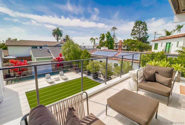 969 Adella Ave, Coronado CA: https://media.crmls.org/mediaz/0f18d895-c7f4-4740-9875-c2a01bba0856.jpg