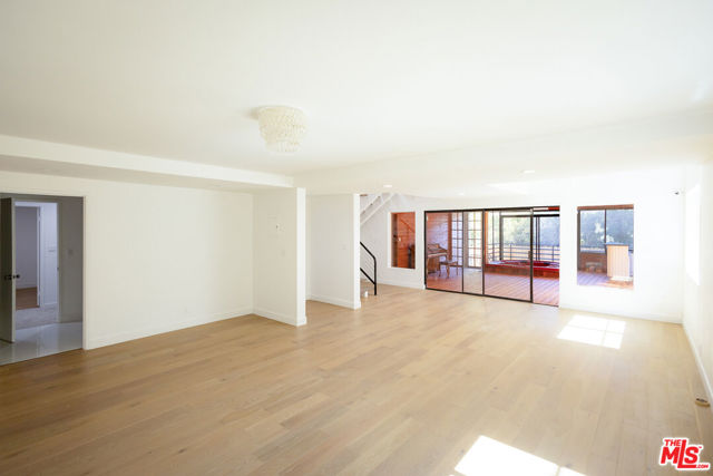 21329 Mulholland Drive, Woodland Hills CA: https://media.crmls.org/mediaz/0f1a9f8f-1a19-4911-a036-931c30ad322c.jpg