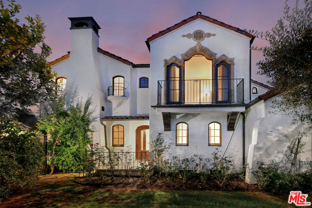 4352 Forman Avenue, Toluca Lake CA: https://media.crmls.org/mediaz/0f1b1d4f-cf49-4995-ae24-1cd694f790e7.jpg