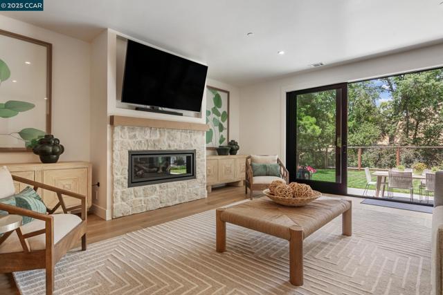 267 Valle Vista Dr, Danville CA: https://media.crmls.org/mediaz/0f1b4980-59bf-450a-9024-048af5c0be78.jpg