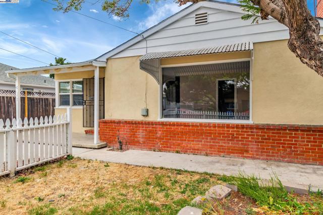 6547 Dairy Ave, Newark CA: https://media.crmls.org/mediaz/0f1c38e4-e566-4ad4-afe4-e5f55ce1431a.jpg