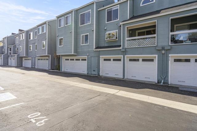 873 Boardwalk Place,  CA: https://media.crmls.org/mediaz/0f1c74d6-8c92-4aec-803d-00c12c5c51eb.jpg