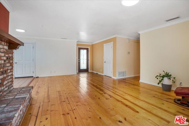 754 Fernando Street, Ojai CA: https://media.crmls.org/mediaz/0f1e28ad-7d94-443f-a3ff-fb3edbdae934.jpg