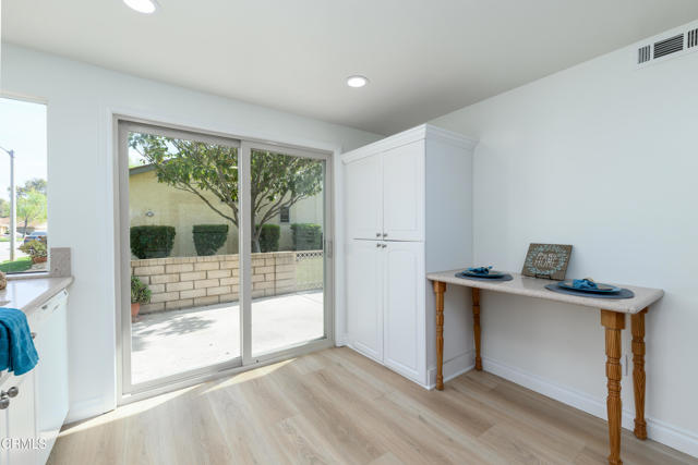 Detail Gallery Image 16 of 33 For 44112 Village 44, Camarillo,  CA 93012 - 2 Beds | 2 Baths