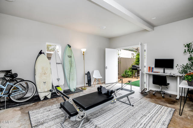 238 W Center Street, Ventura CA: https://media.crmls.org/mediaz/0f1f845d-03d8-4893-b4fb-13cbf7a74f9c.jpg