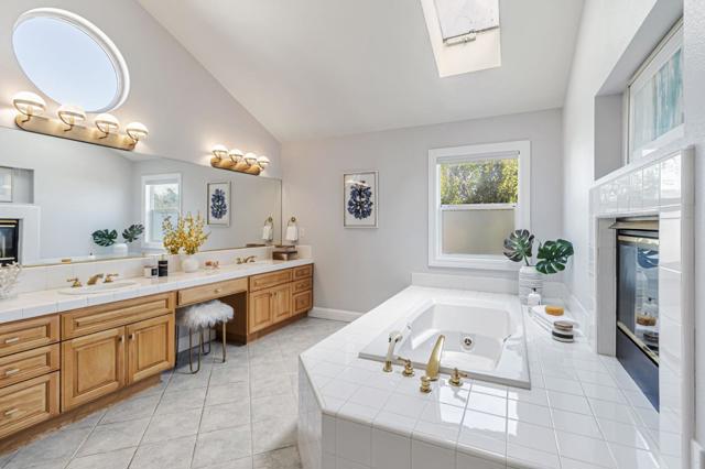 515 Silver Avenue, Half Moon Bay CA: https://media.crmls.org/mediaz/0f1f8880-ba70-4161-b924-f87358333aea.jpg