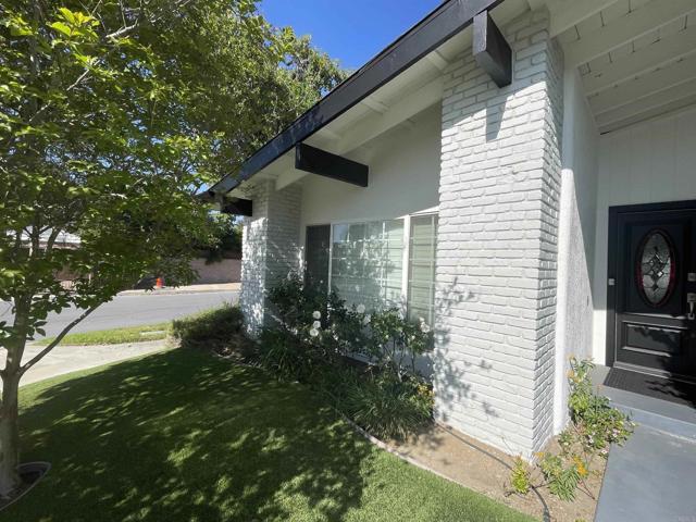 Detail Gallery Image 53 of 56 For 6860 Whitaker Ave, Lake Balboa,  CA 91406 - 3 Beds | 2 Baths