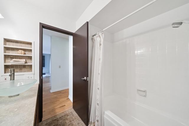 Image 29 of 56 For 2101 Shoreline Dr  153