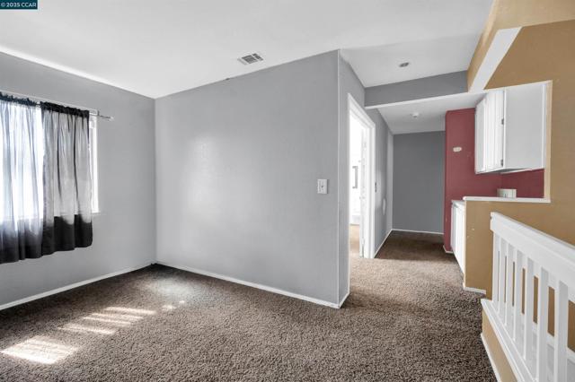 1974 Paradise Valley Ct, Tracy CA: https://media.crmls.org/mediaz/0f204c48-98ed-4589-90bf-0b31662a8263.jpg