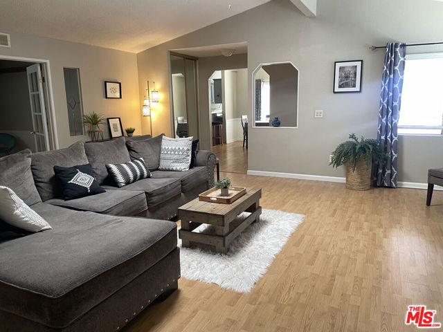 5001 W Florida Avenue, Hemet CA: https://media.crmls.org/mediaz/0f20b0fc-3cfe-4fd2-aed6-a11280fc977a.jpg