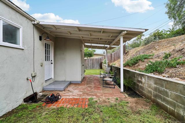 7282 University Ave, La Mesa CA: https://media.crmls.org/mediaz/0f20ed35-2e5b-4816-8a8d-fddd21770f26.jpg