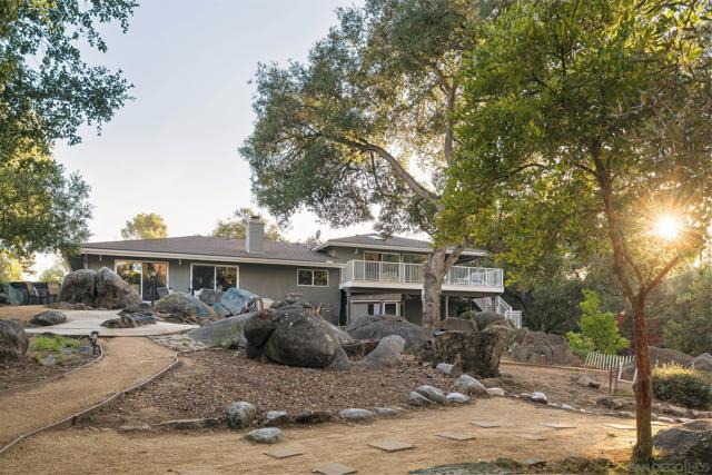 13664 Jack Rabbit Rd, Poway CA: https://media.crmls.org/mediaz/0f210355-d0d2-4171-b0ee-c99cd5a29f72.jpg