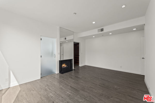 1932 Selby Avenue, Los Angeles CA: https://media.crmls.org/mediaz/0f211c03-567b-4405-ac81-27d03de184f5.jpg