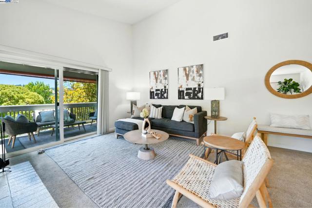 880 Terra California Dr, Walnut Creek CA: https://media.crmls.org/mediaz/0f2180a9-9303-4df4-a4ce-b04de6ad33a9.jpg