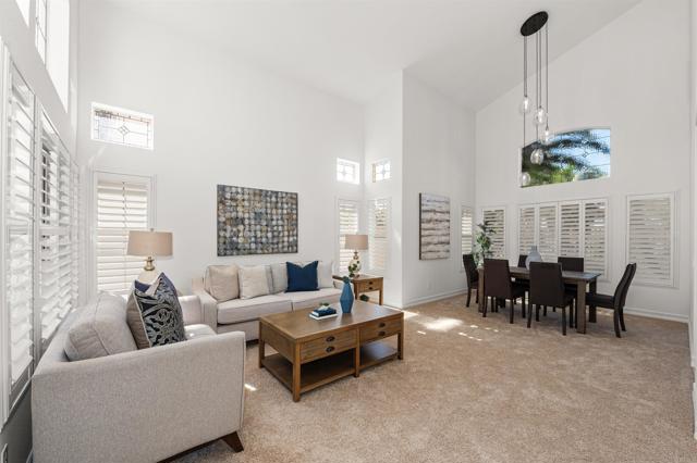 Detail Gallery Image 2 of 21 For 1173 Avenida Frontera, Oceanside,  CA 92057 - 3 Beds | 2/1 Baths