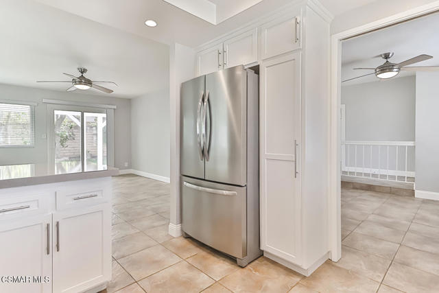 160 Cottage Grove Avenue, Camarillo CA: https://media.crmls.org/mediaz/0f21c15c-eb53-4c7f-b4f1-38049f4c0889.jpg