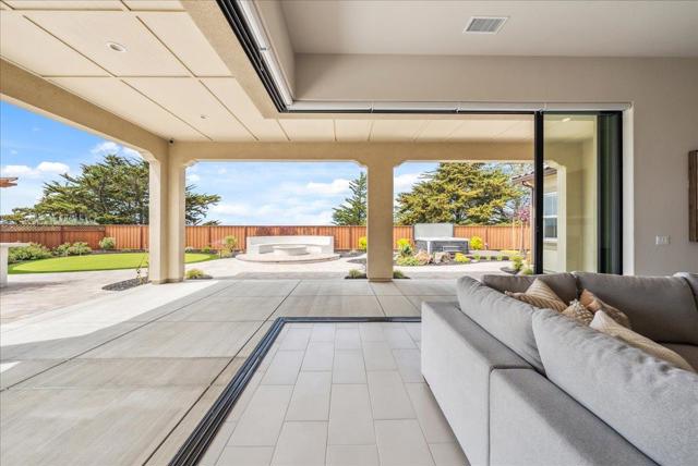 2999 Bluffs Drive, Marina CA: https://media.crmls.org/mediaz/0f229335-f6ba-46af-88a1-029fa04e2e60.jpg