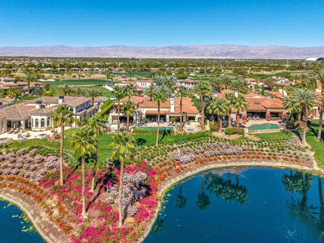 80675 Via Portofino, La Quinta CA: https://media.crmls.org/mediaz/0f233179-3ccd-4c36-a12b-3722f1d1110b.jpg